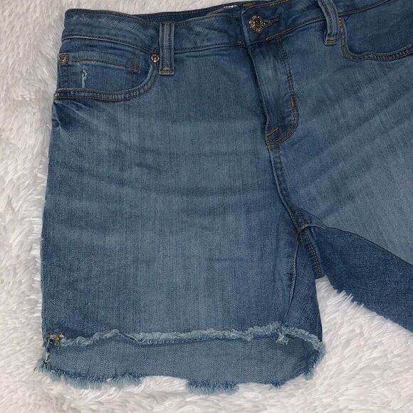 Seven Weekend Cut Off Jean Shorts Women’s Size 8 - Picture 2 of 15